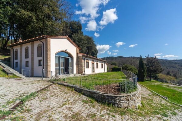 Fotogr4afo immobiliare, esterno casale