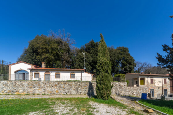 Fotografo immobiliare, esterno casale