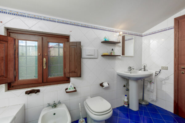 Fotografo immobiliare, interno bagno